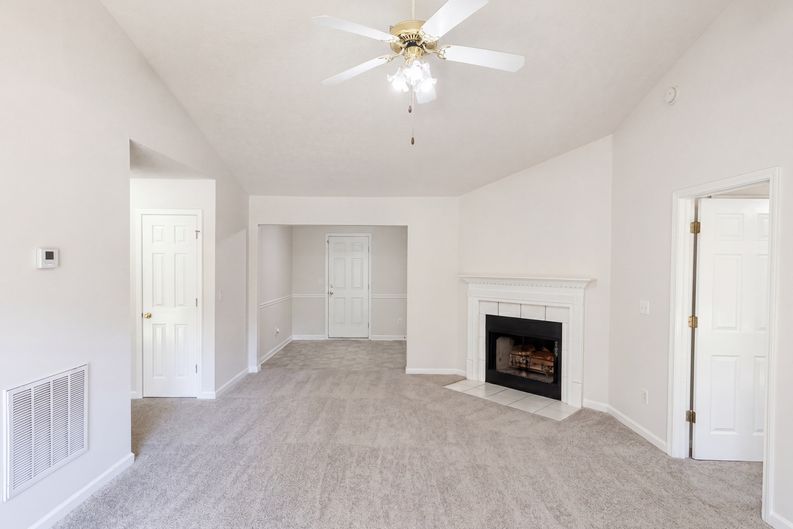 Photo 3 of 27 of 182 Livingston Ln, Covington, GA