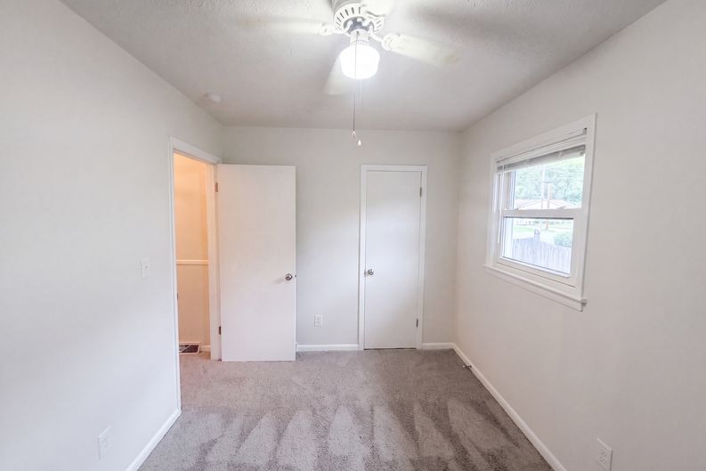 Photo 9 of 16 of 608 E Morehead St, Reidsville, NC