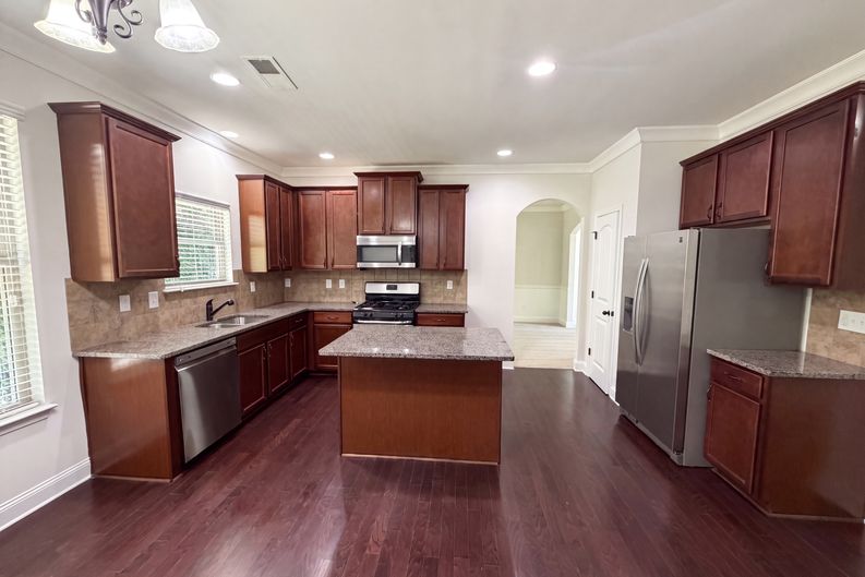 Photo 6 of 22 of 2321 Willow Shade Ln, Loganville, GA