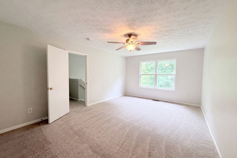 Photo 4 of 25 of 4213 Mallard Dr, Batavia, OH