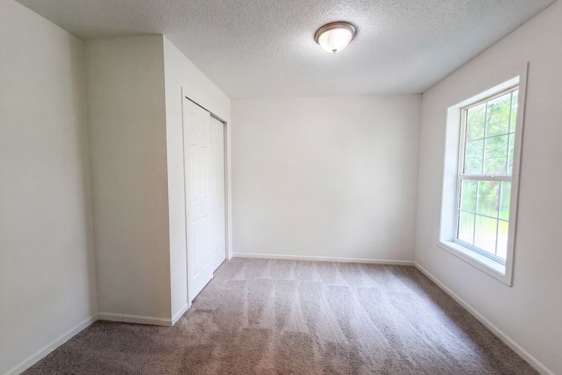 Photo 12 of 20 of 7476 Hampton Ln, Shakopee, MN