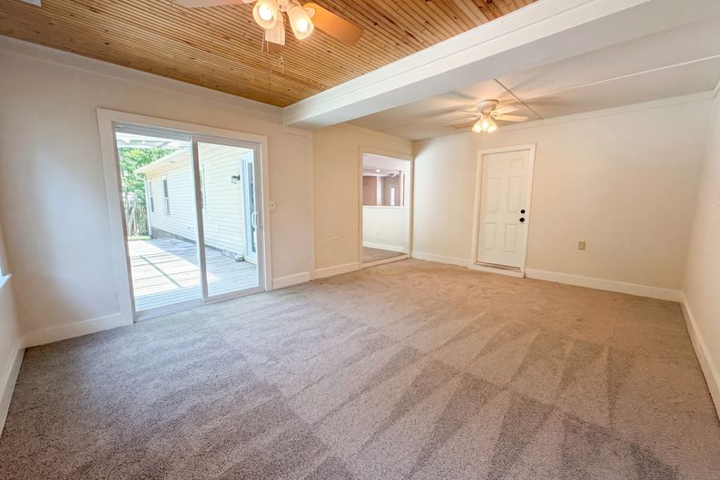 Photo 11 of 22 of 300 Indigo Rd, Goose Creek, SC