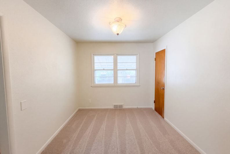 Photo 8 of 37 of 2428 15th Avenue Ct, Greeley, CO