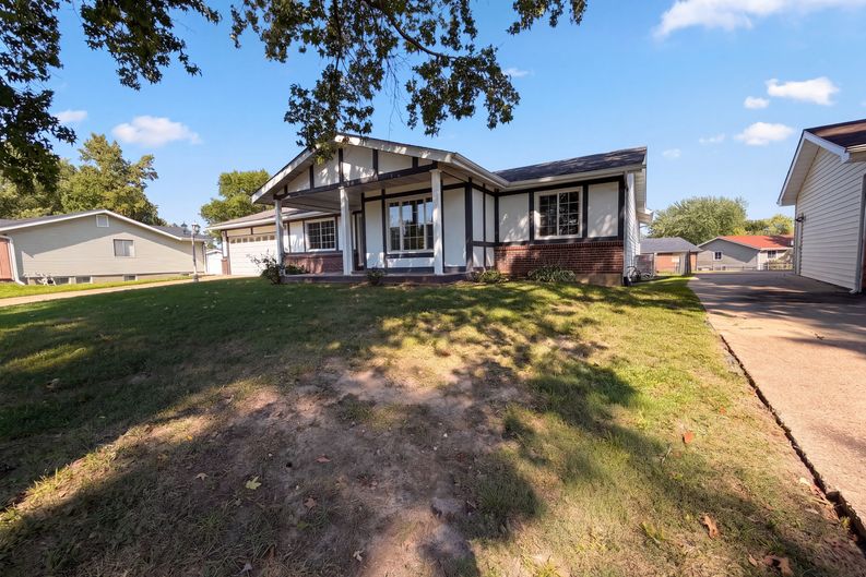 Photo 26 of 27 of 12132 Jerries Ln, Florissant, MO