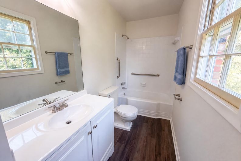 Photo 17 of 41 of 2618 Speas Rd, Winston Salem, NC