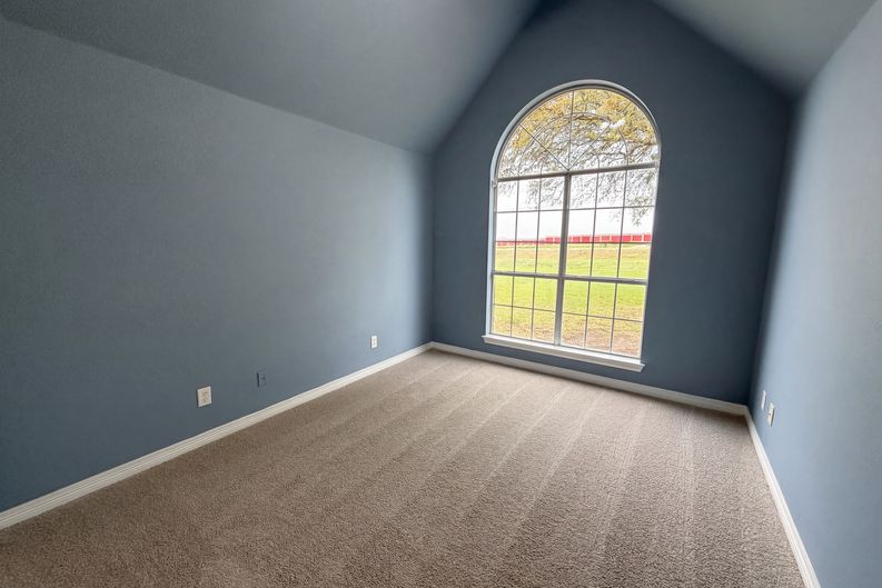 Photo 17 of 22 of 4014 Ovilla Rd, Waxahachie, TX
