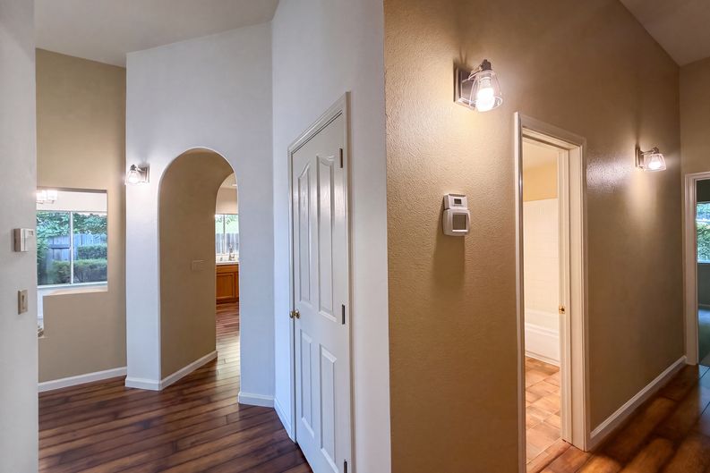 Photo 23 of 44 of 5344 Swindon Rd, Rocklin, CA