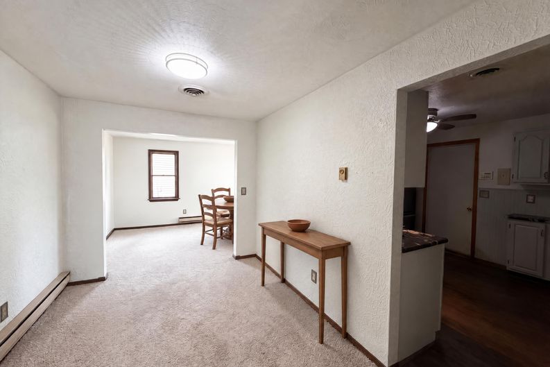 Photo 7 of 25 of 1015 Kingsway Dr, Lorain, OH