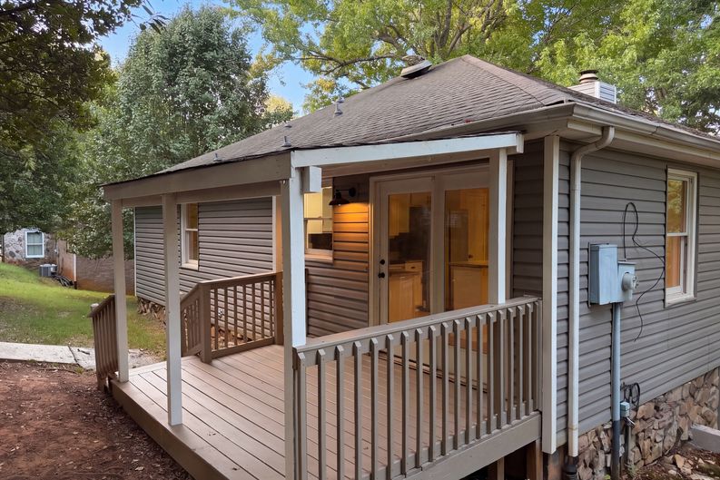 Photo 6 of 27 of 4043 Windward Dr, Tega Cay, SC