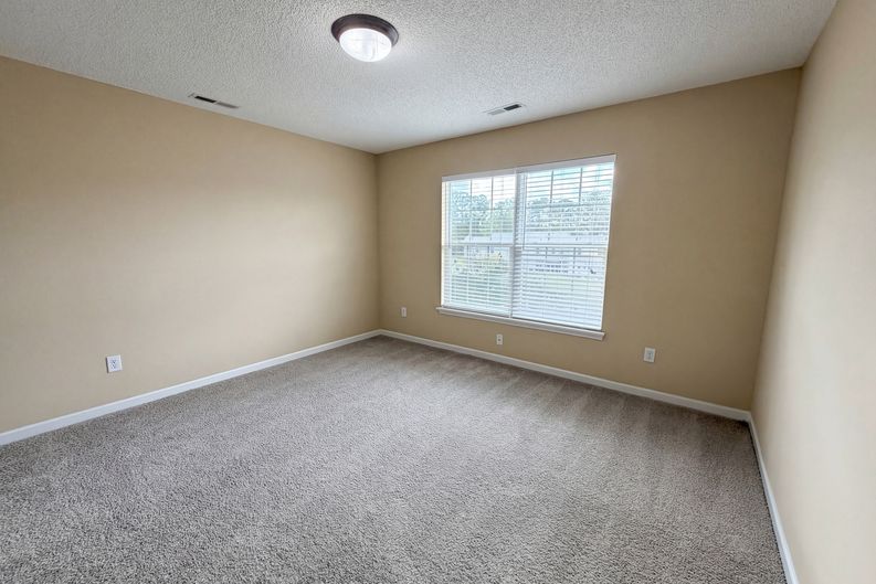 Photo 14 of 17 of 147 Lake Jogassee Dr, Summerville, SC