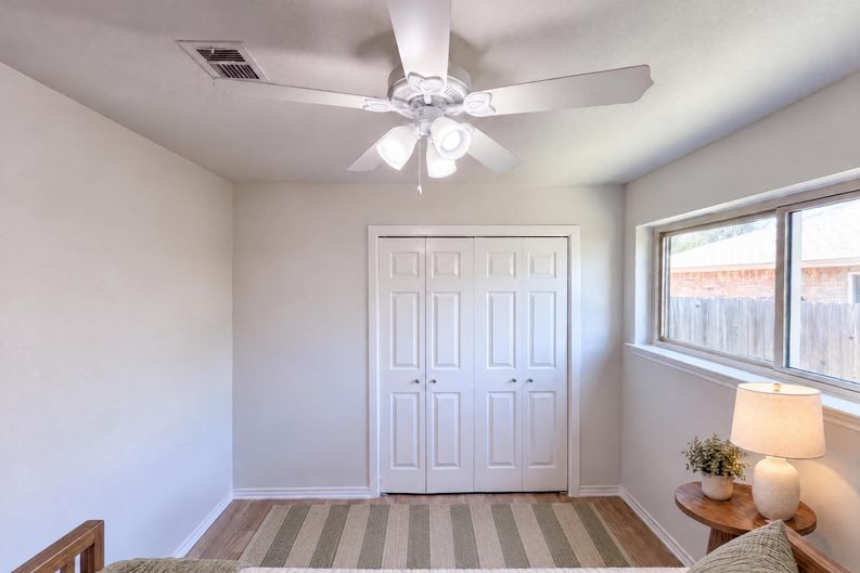 Photo 13 of 21 of 220 Grand Meadow Dr, Fort Worth, TX