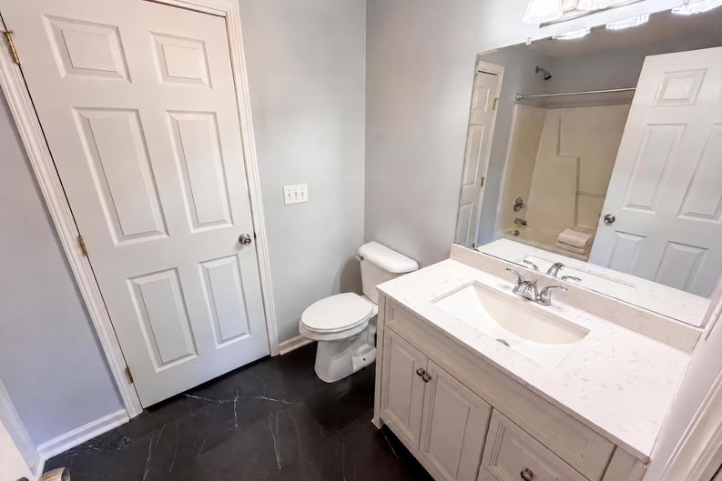Photo 19 of 29 of 1322 Carolyn Dr, Charlotte, NC