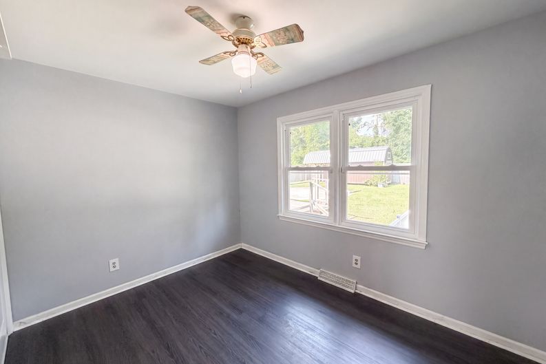 Photo 4 of 22 of 189 Tall Pines Rd, Ladson, SC
