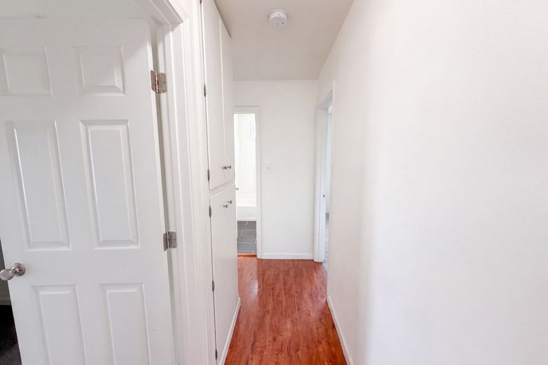 Photo 9 of 22 of 7550 Tamoshanter Way, Sacramento, CA