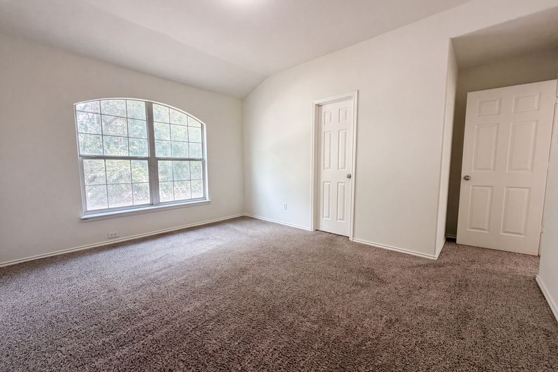 Photo 10 of 21 of 3765 Columbia Dr, Cibolo, TX