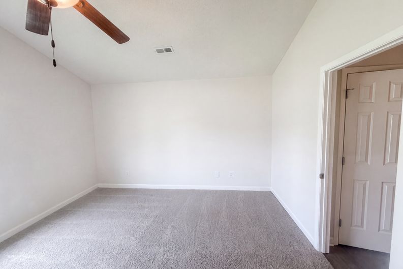 Photo 13 of 17 of 2110 Carlisle Way, High Point, NC