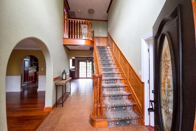 Photo 3 of 45 of 2217 Valley View Dr S, Saylorsburg, PA