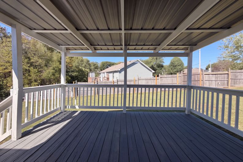 Photo 22 of 26 of 1037 Shadowbrook Dr, Greenbrier, TN