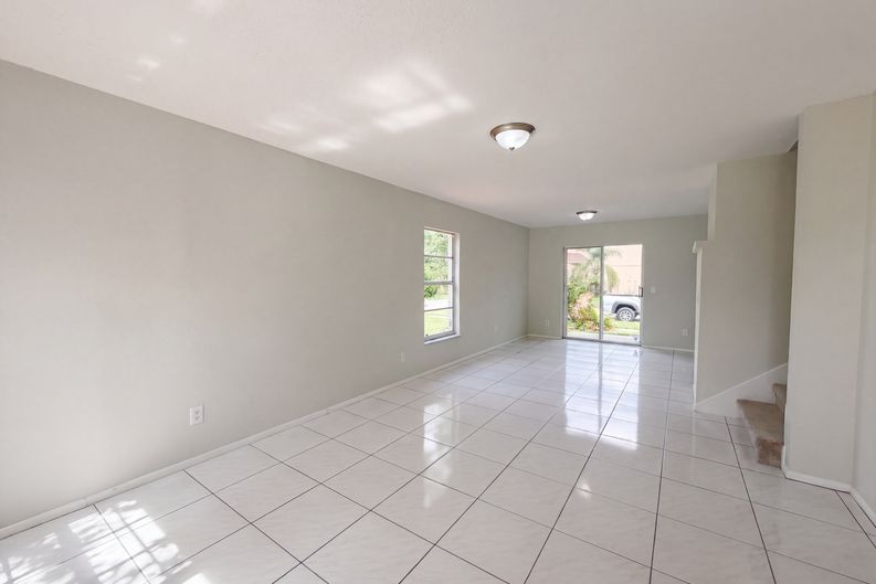 Photo 3 of 22 of 1611 Callie Ct, Apopka, FL
