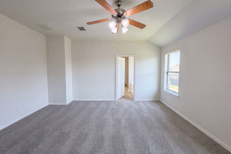 Photo 13 of 25 of 1421 Sparrow Dr, Little Elm, TX