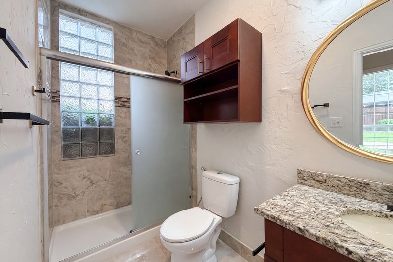 Photo 15 of 33 of 1429 Greenbriar Dr, Allen, TX