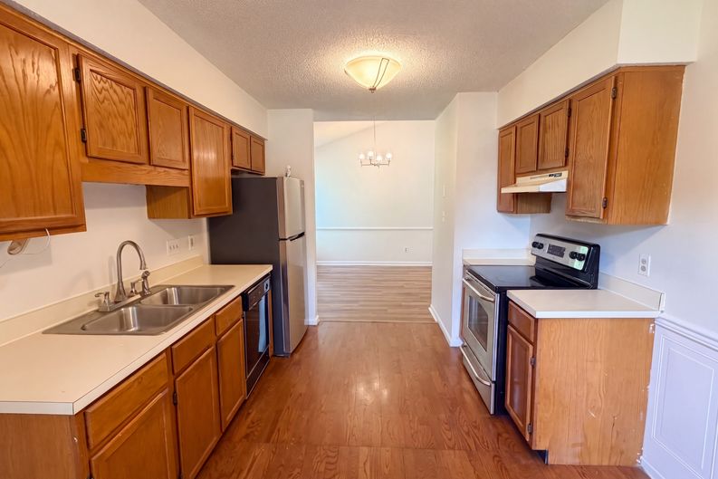 Photo 6 of 17 of 6223 Sunbridge Ct, Charlotte, NC