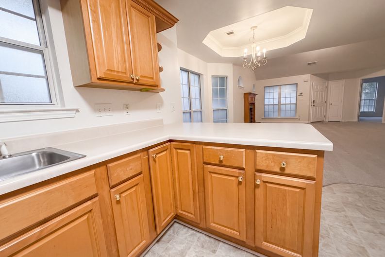 Photo 7 of 15 of 210 Hidden Cove Cir, Pelham, AL