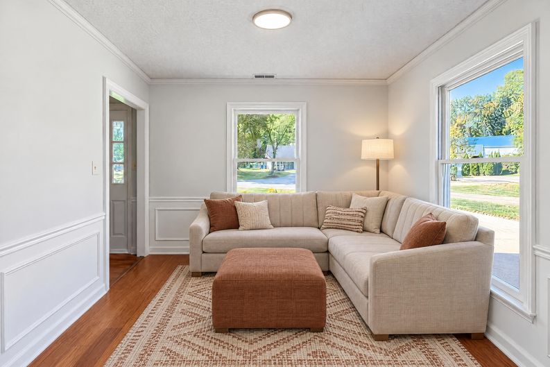 Photo 6 of 21 of 1608 Bishop Ct, Belmont, NC