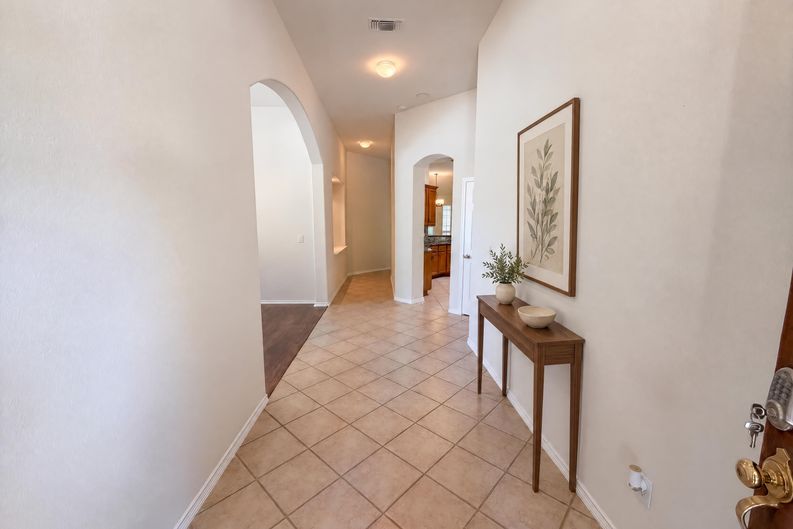Photo 7 of 24 of 117 Brentwood Dr, Georgetown, TX