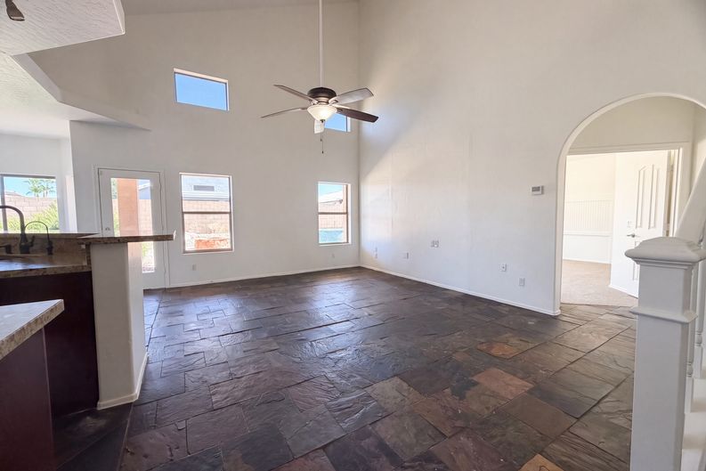 Photo 3 of 21 of 11422 E Dartmouth St, Mesa, AZ