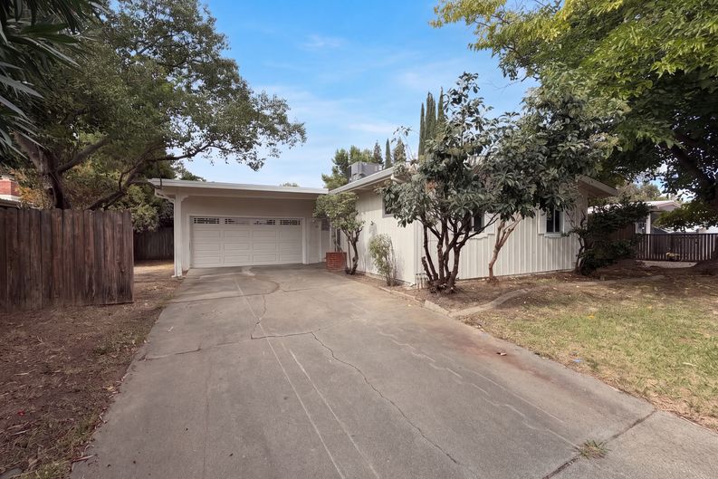 Photo 18 of 21 of 4821 Melvin Dr, Carmichael, CA