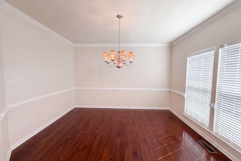 Photo 7 of 27 of 13306 Castlewellan Dr, Chester, VA