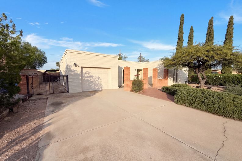 Photo 23 of 25 of 917 N Miller Dr, Tucson, AZ