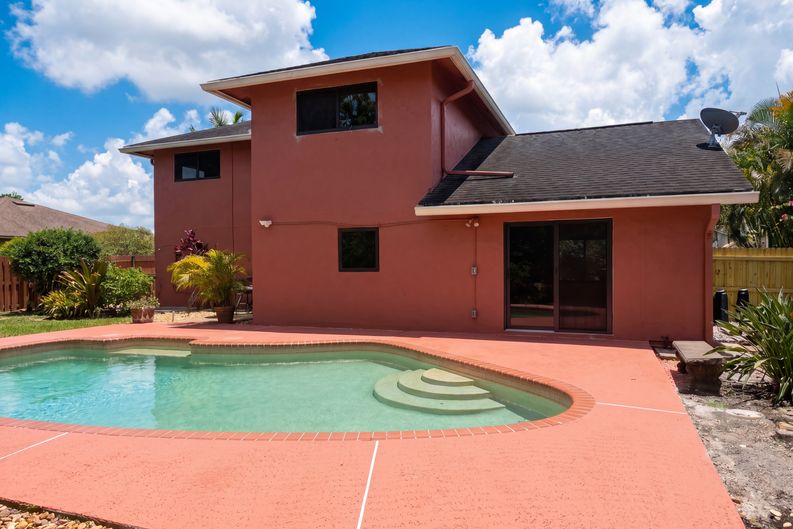 Photo 39 of 47 of 118 Waterway Rd, Royal Palm Beach, FL