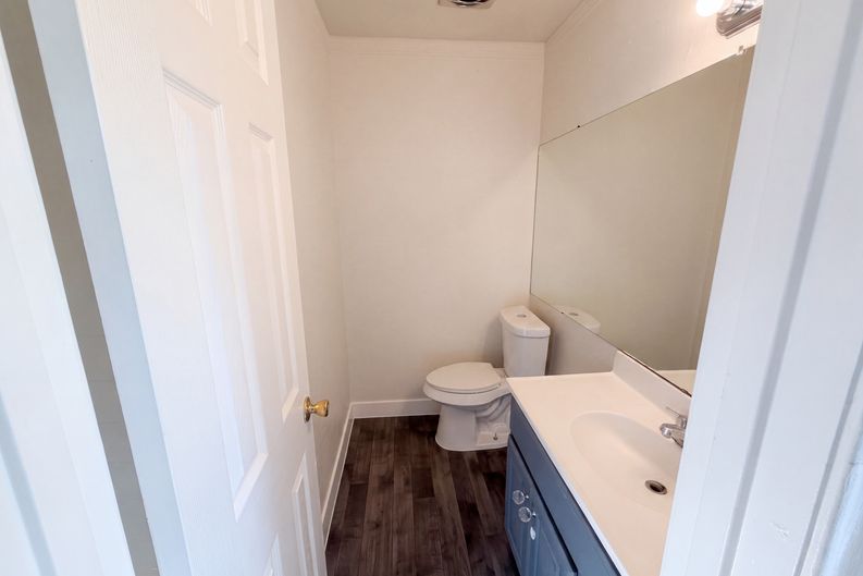Photo 7 of 23 of 8540 Foxwood Ln, Dallas, TX