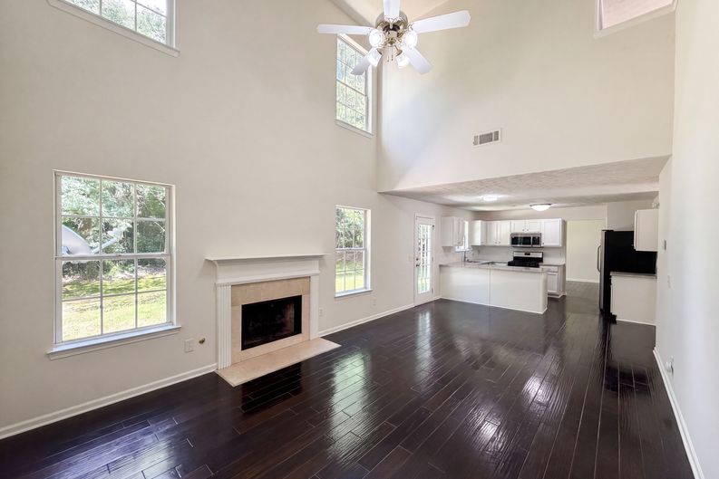 Photo 3 of 25 of 3582 Coveside Ct, Loganville, GA