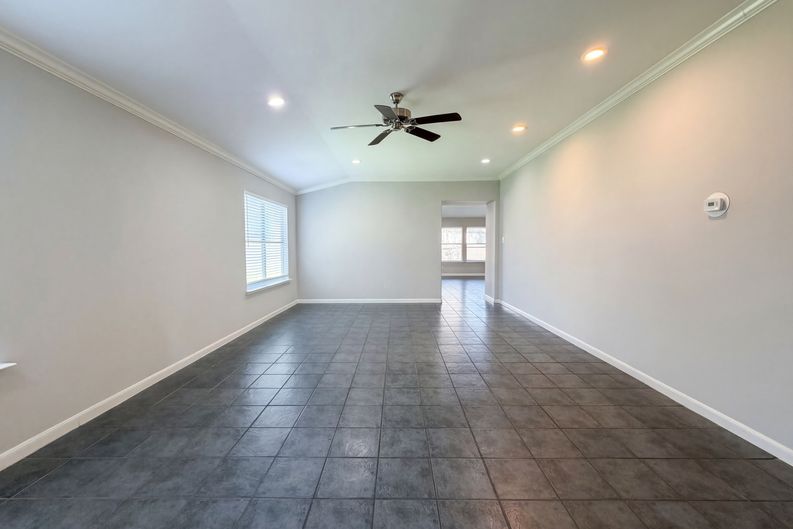 Photo 3 of 19 of 19822 Rippling Brook Ln, Tomball, TX