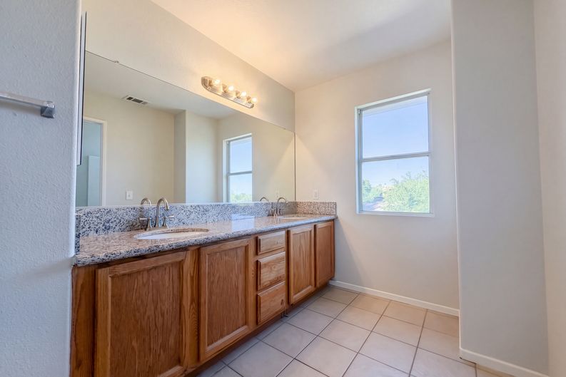 Photo 32 of 43 of 563 Tell Ln, Hemet, CA