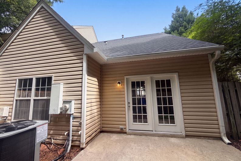 Photo 5 of 23 of 30 Pickwick Pl, Greensboro, NC
