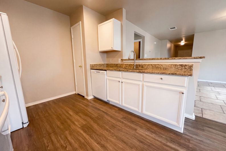 Photo 11 of 16 of 517 W 5th St, Converse, TX