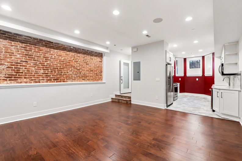 Photo 7 of 18 of 1126 5th St NW, Washington, DC