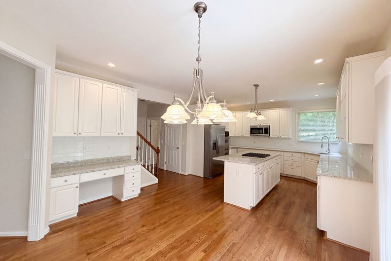 Photo 5 of 45 of 6667 Miami Woods Dr, Loveland, OH