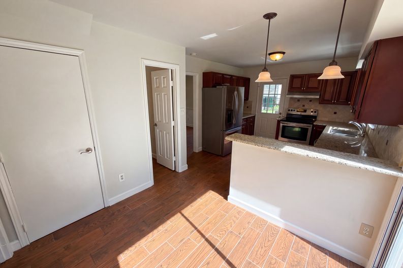 Photo 14 of 19 of 8909 Danson Dr, Charlotte, NC