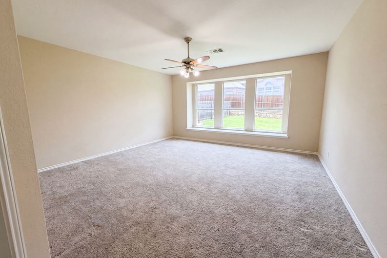 Photo 4 of 25 of 8613 Sunwood Ct, Fort Worth, TX