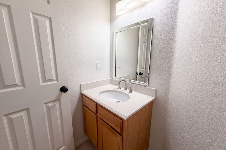 Photo 17 of 33 of 9537 Clayton Ct, Thornton, CO