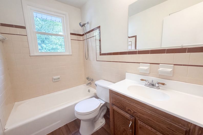 Photo 18 of 26 of 313 Lafayette Rd, Clarksville, TN