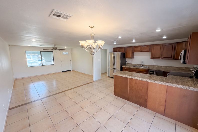 Photo 8 of 32 of 6208 W Alvarado Rd, Phoenix, AZ