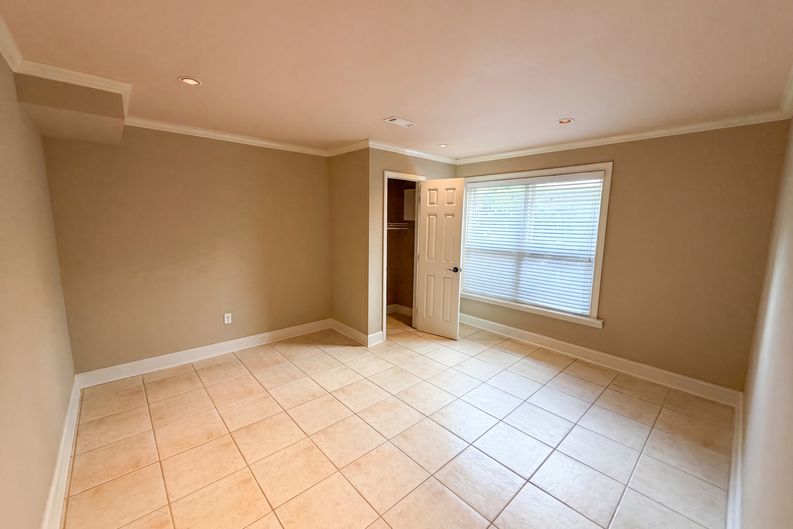 Photo 36 of 71 of 3250 Camellia Ln, Suwanee, GA