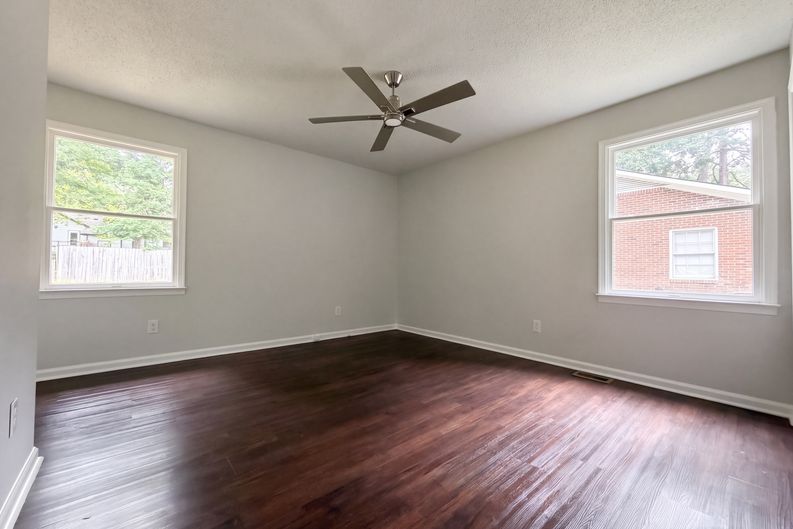 Photo 4 of 19 of 1311 Brucemont Dr, Garner, NC