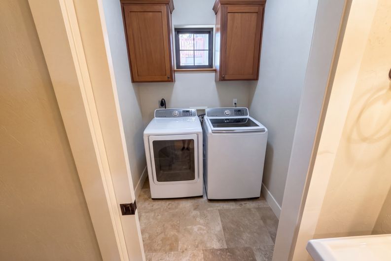 Photo 17 of 26 of 1125 W 28th Ave, Eugene, OR